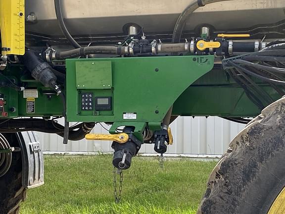 Image of John Deere R4044 equipment image 4