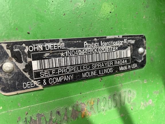 Image of John Deere R4044 equipment image 2