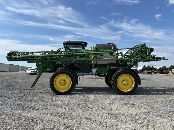 Image of John Deere R4044 equipment image 1