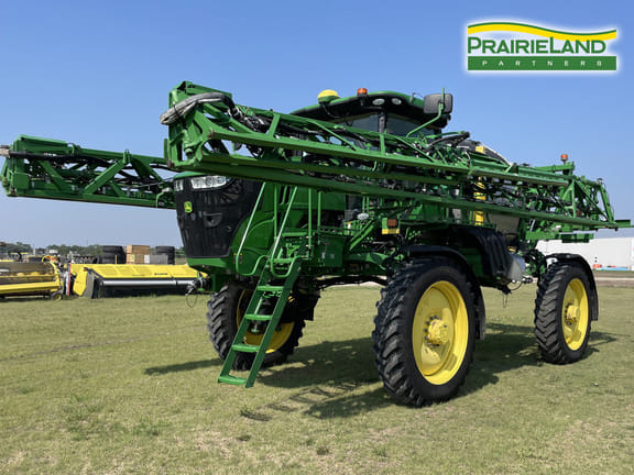 Main image John Deere R4044