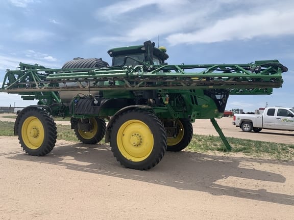 Main image John Deere R4044