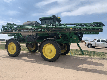 Main image John Deere R4044