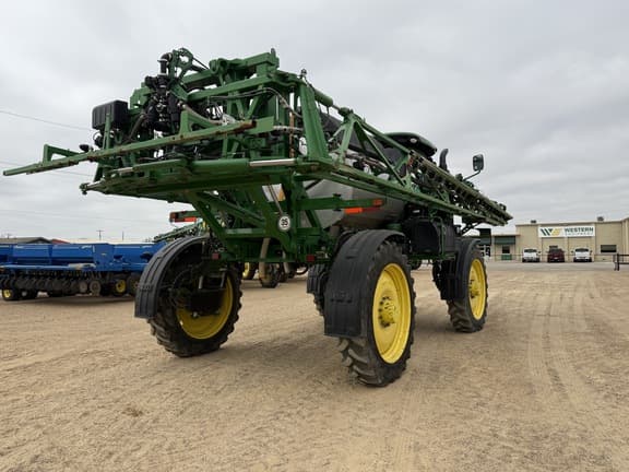 Image of John Deere R4044 equipment image 3