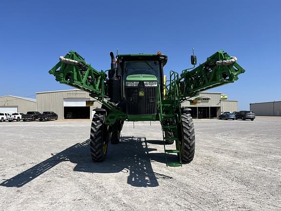 Image of John Deere R4044 equipment image 1