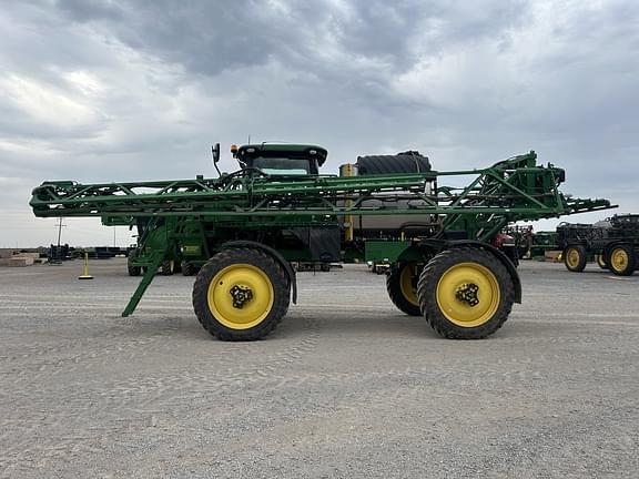 Image of John Deere R4044 equipment image 1