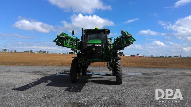Image of John Deere R4044 equipment image 1