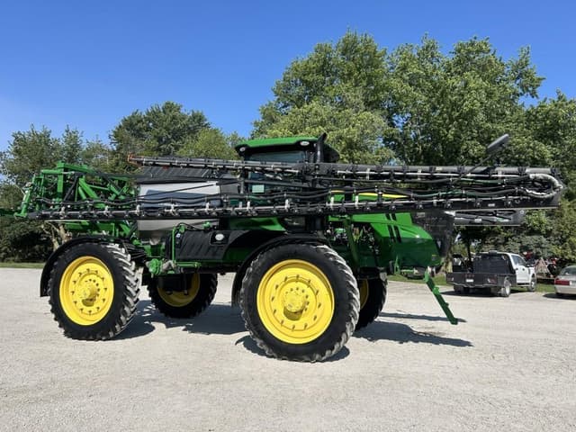 Image of John Deere R4045 equipment image 1