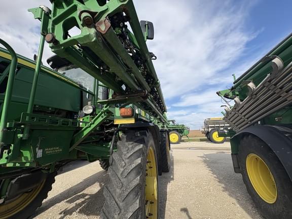Image of John Deere R4045 equipment image 3