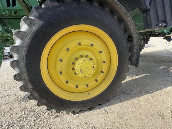 Image of John Deere R4045 equipment image 4
