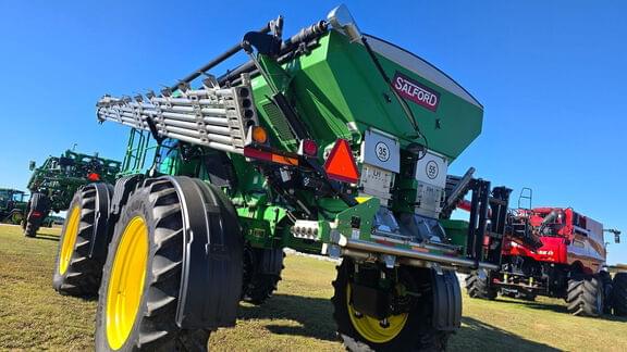 Image of John Deere R4045 equipment image 2