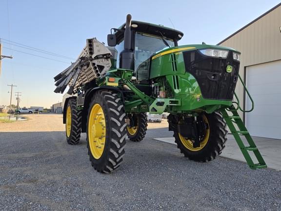 Image of John Deere R4045 equipment image 1