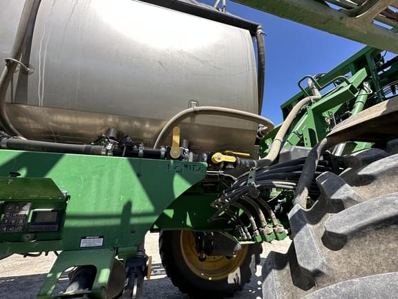 Image of John Deere R4045 equipment image 3