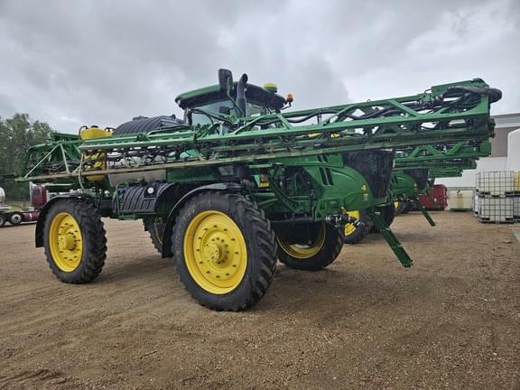 Image of John Deere R4045 equipment image 2