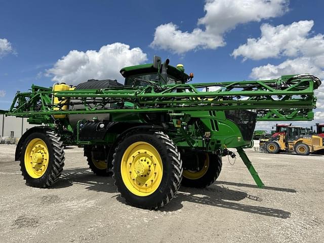 Image of John Deere R4045 equipment image 1