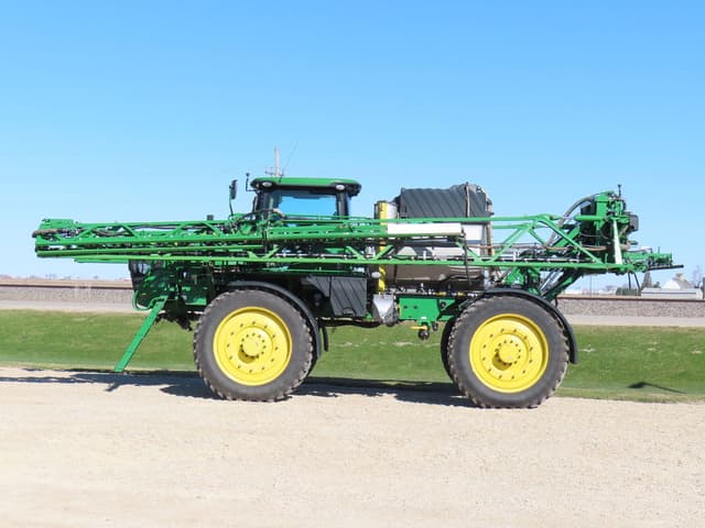 Image of John Deere R4045 equipment image 1