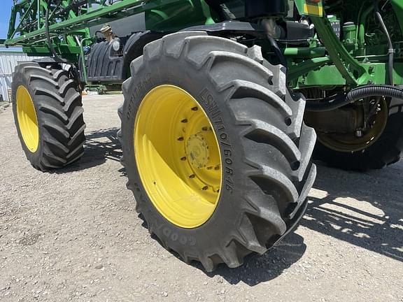 Image of John Deere R4045 equipment image 4