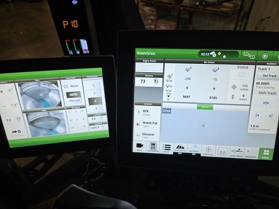 Image of John Deere R4045 equipment image 4