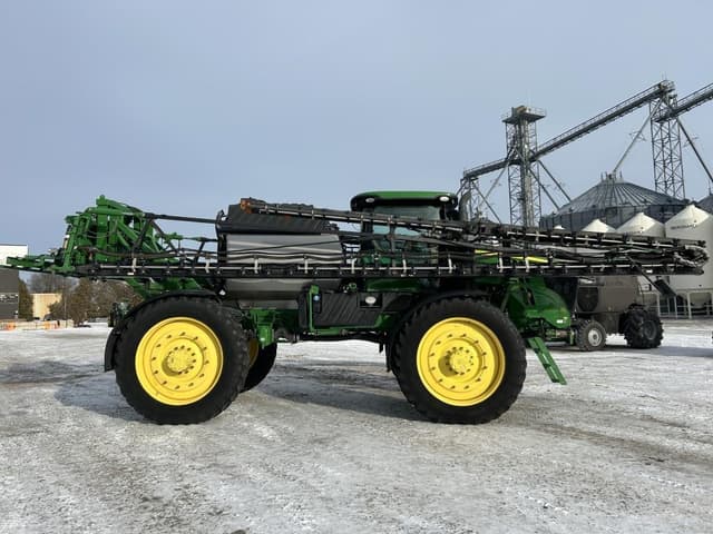 Image of John Deere R4045 equipment image 3