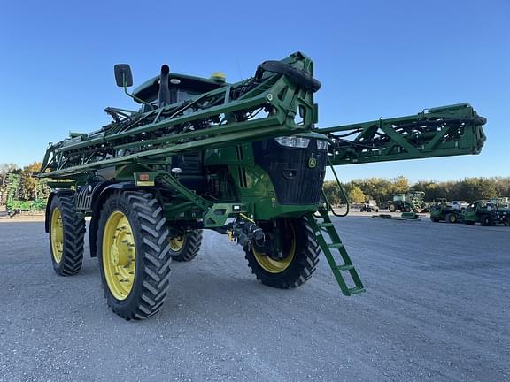 Image of John Deere R4045 equipment image 2