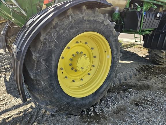Image of John Deere R4045 equipment image 4