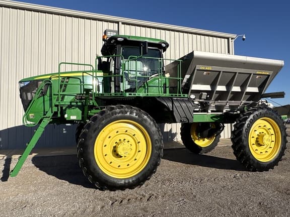 Image of John Deere R4045 equipment image 1