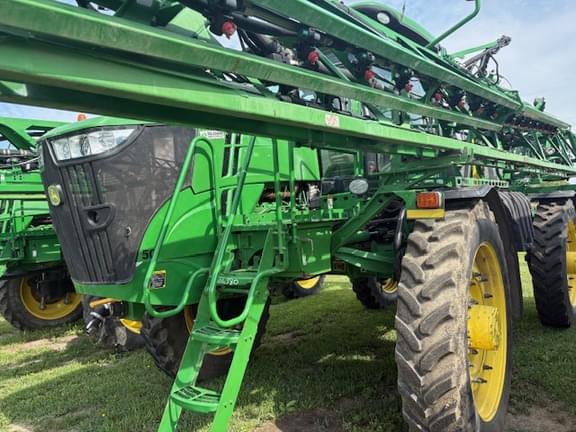 Image of John Deere R4045 equipment image 1