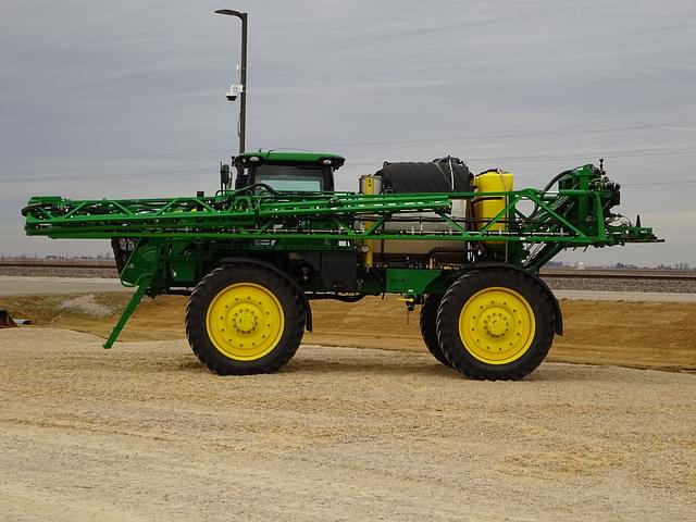 Image of John Deere R4045 equipment image 3