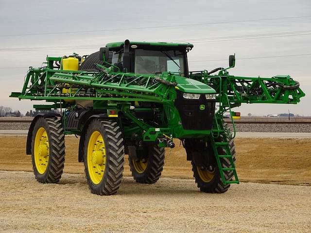 Image of John Deere R4045 equipment image 4