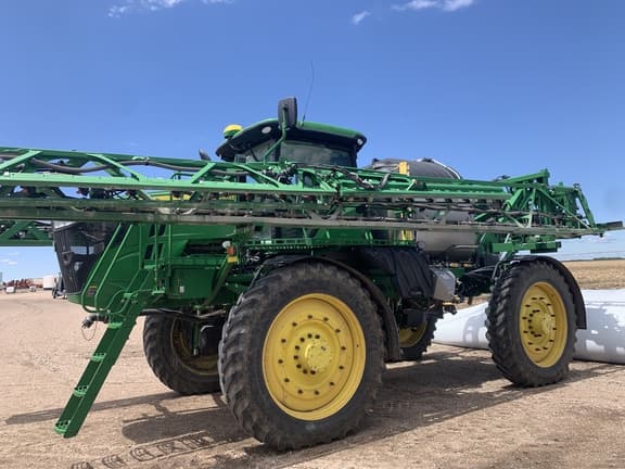 Image of John Deere R4045 equipment image 1