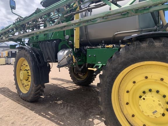 Image of John Deere R4045 equipment image 4