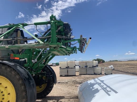 Image of John Deere R4045 equipment image 3