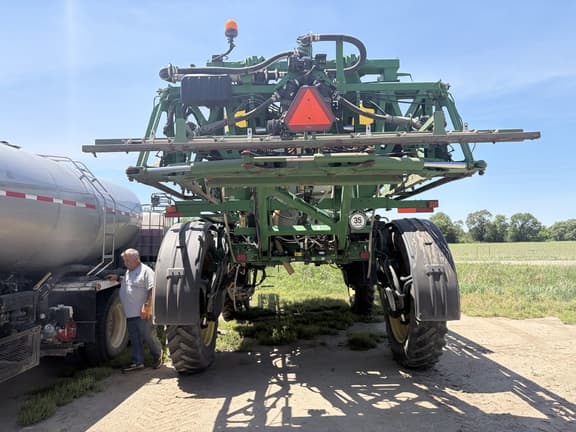 Image of John Deere R4045 equipment image 3
