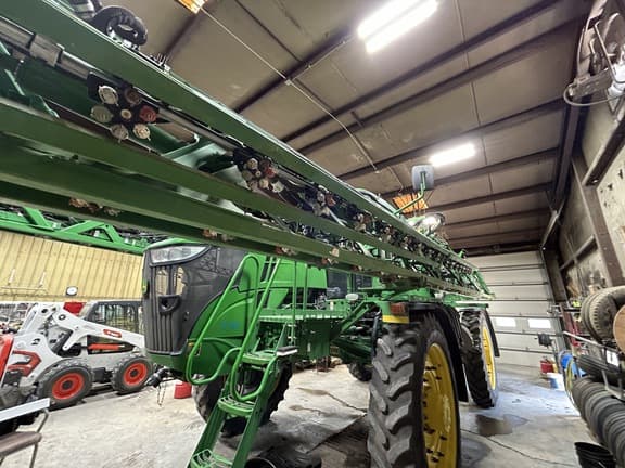 Image of John Deere R4060 equipment image 2