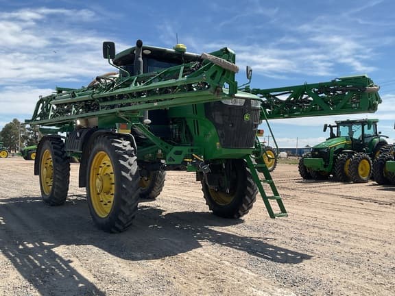 Image of John Deere R4060 equipment image 3