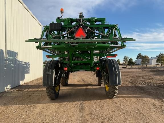 Image of John Deere R4060 equipment image 4
