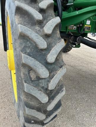 Image of John Deere R4060 equipment image 3