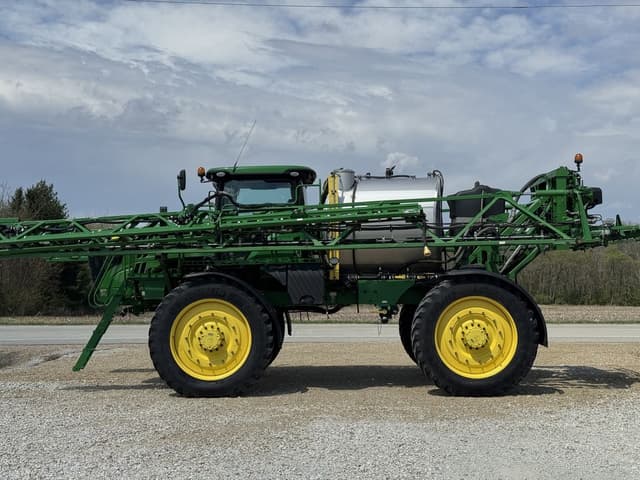 Image of John Deere R4060 equipment image 2