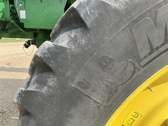 Image of John Deere R4060 equipment image 4
