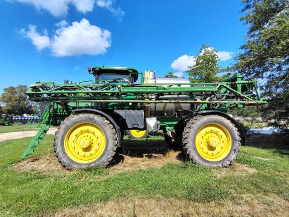 Image of John Deere R4060 equipment image 4