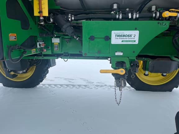 Image of John Deere R4060 equipment image 3