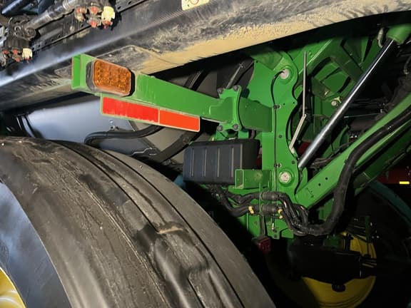 Image of John Deere R4060 equipment image 4