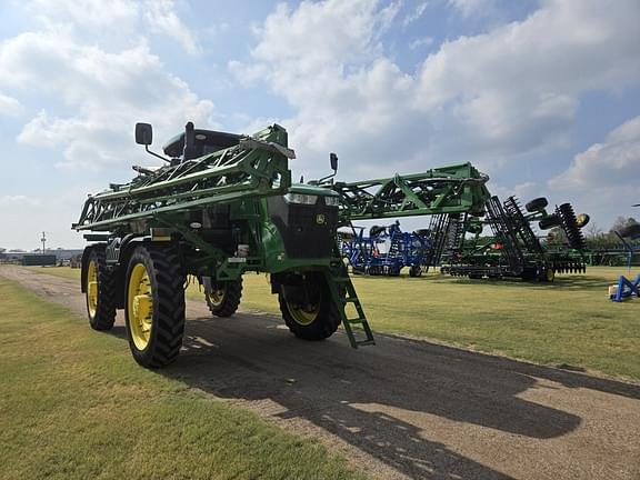 Image of John Deere R4060 equipment image 1