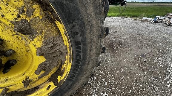Image of John Deere R4060 equipment image 4