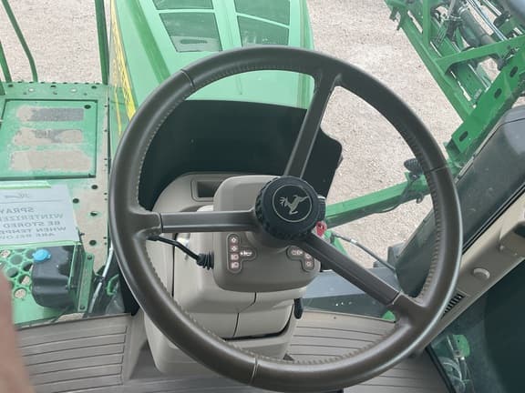 Image of John Deere R4060 equipment image 4
