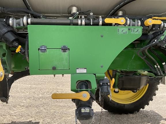 Image of John Deere R4060 equipment image 3