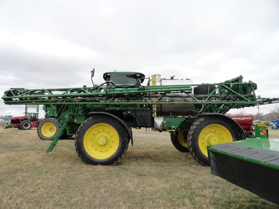 Image of John Deere R4060 equipment image 1