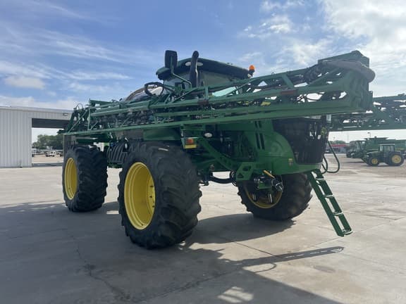 Image of John Deere R4060 equipment image 1