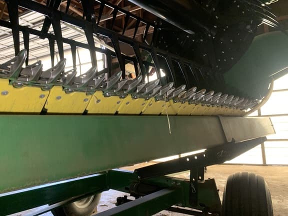 Image of John Deere RD35F equipment image 4