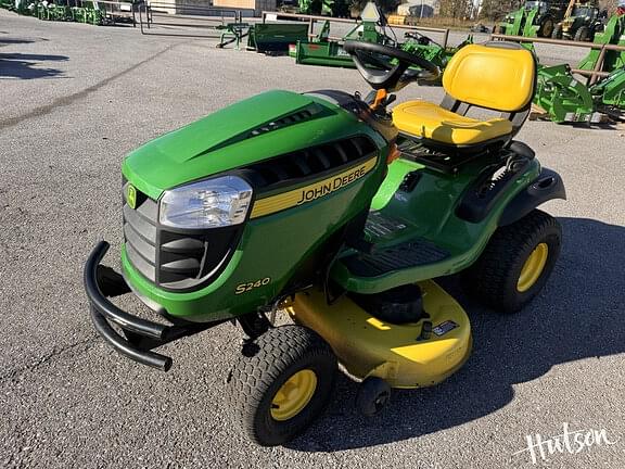 Image of John Deere S240 equipment image 1