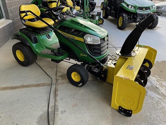 Image of John Deere S240 equipment image 1